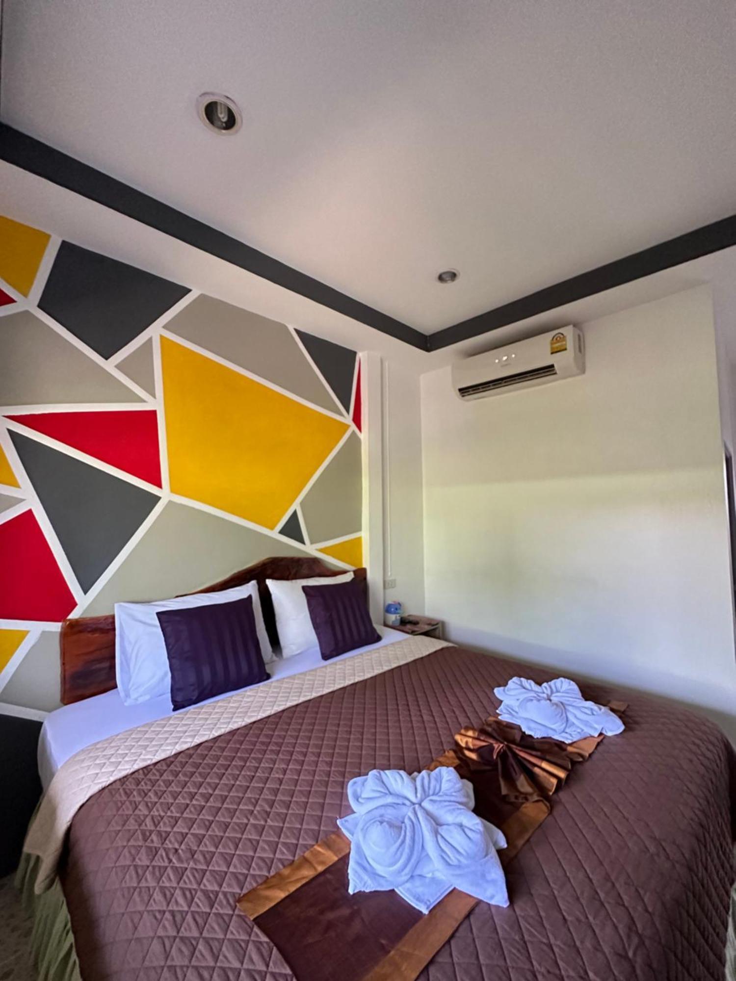Suntalee House Hotel Nai Yang Beach Kültér fotó