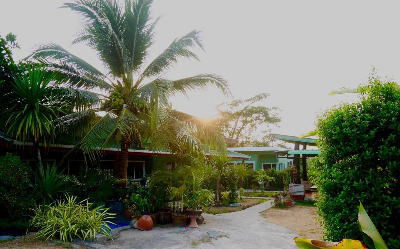 Suntalee House Hotel Nai Yang Beach Kültér fotó
